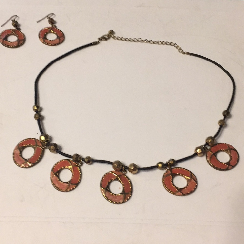 Necklace and earring set